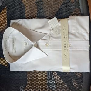Geoffrey Beene wrinkle resistant men's long sleeve white dress shirt. 16.5 34/35